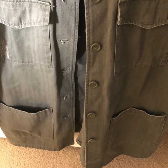 Army green button up light jacket! - Picture 2 of 6